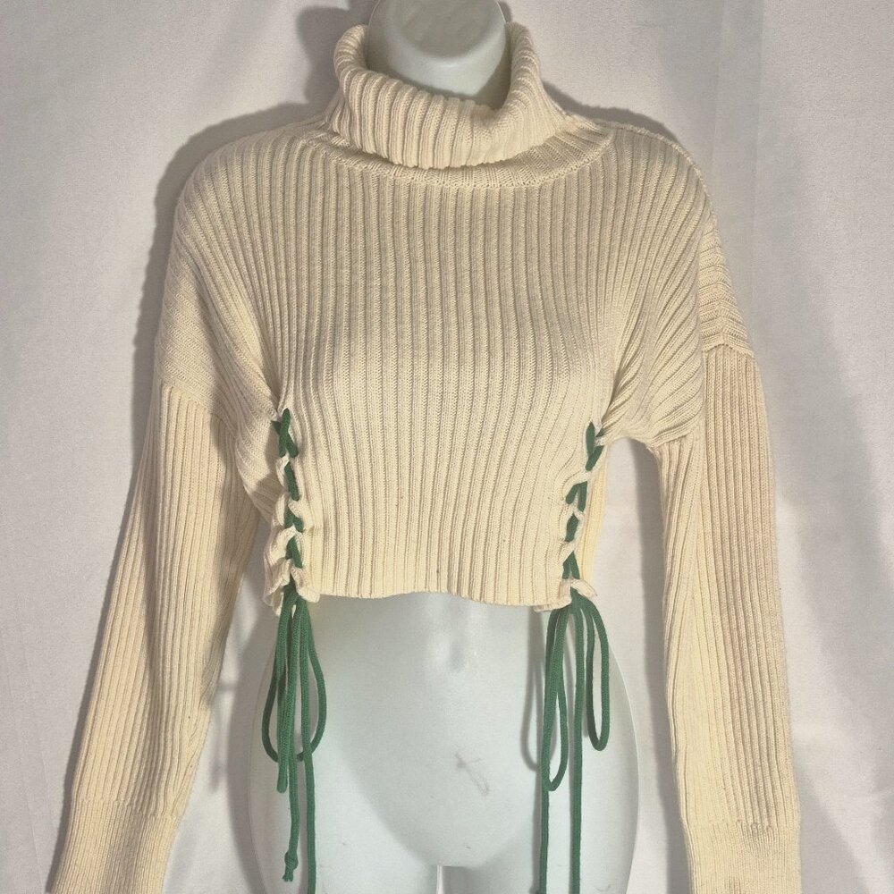 FASHION NOVA cropped oversized sweater, turtleneck. braided front, white, Small